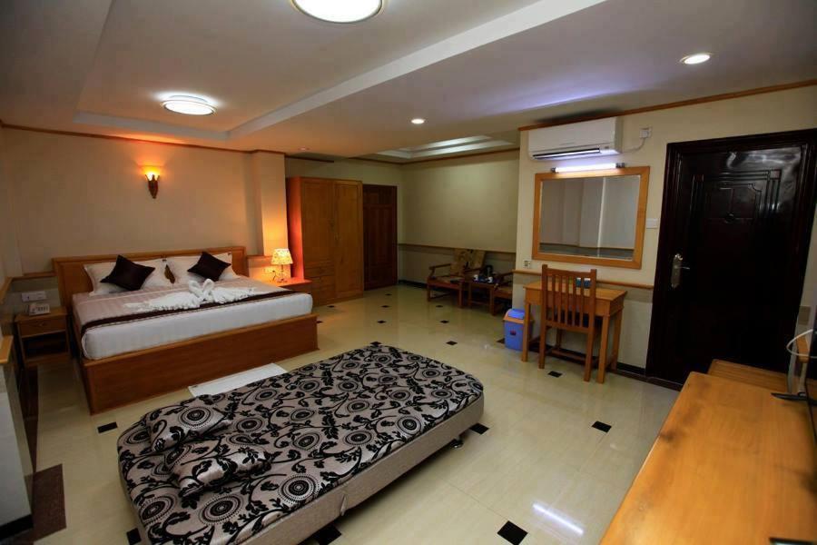 Hotel Novel Янгон Экстерьер фото